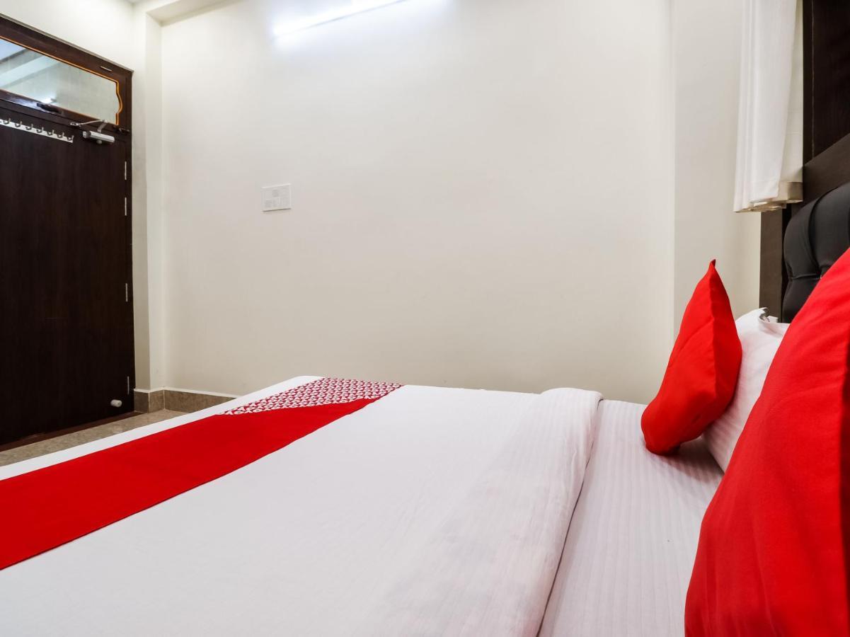 Oyo 70930 The Moon Hotel Asansol Exterior photo