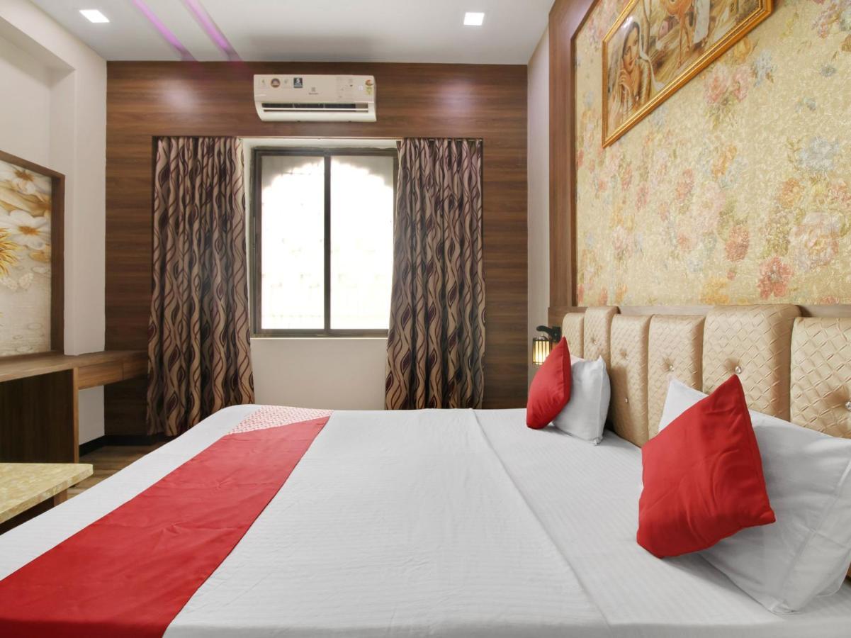 Oyo 70930 The Moon Hotel Asansol Exterior photo