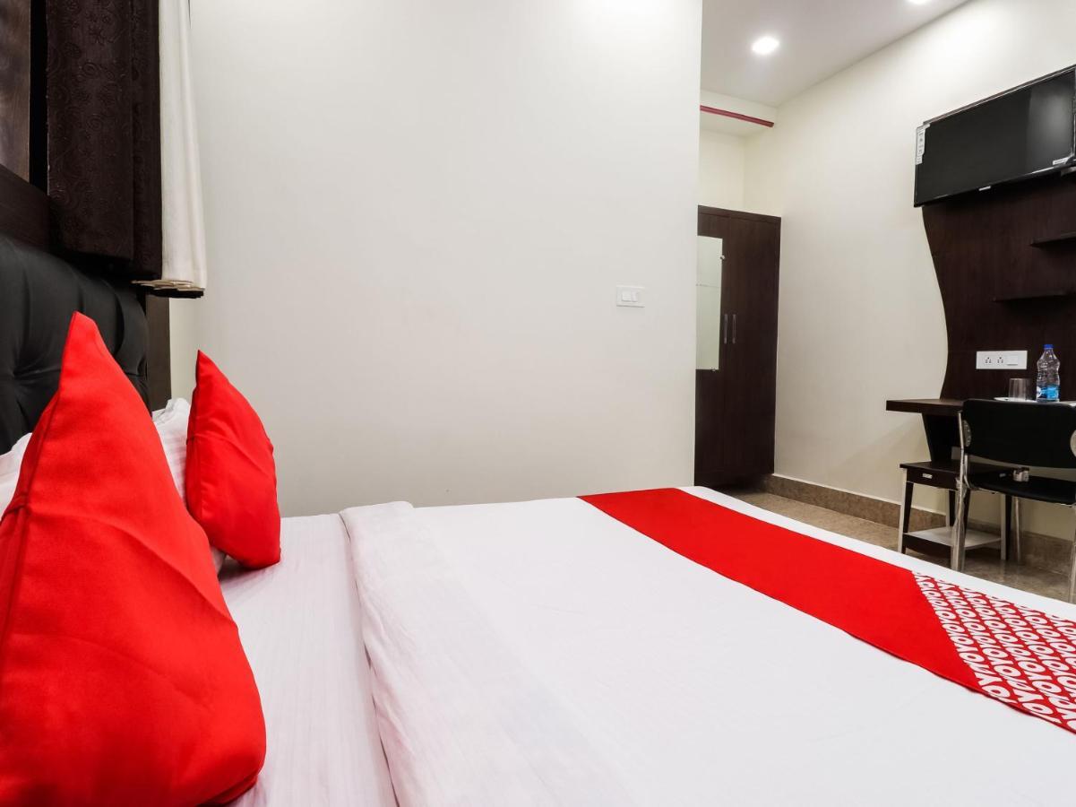 Oyo 70930 The Moon Hotel Asansol Exterior photo